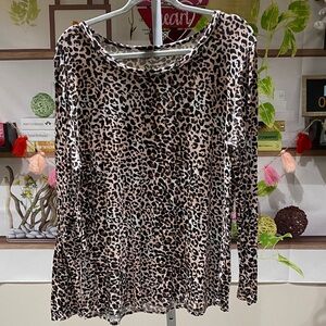 Chic Leopard Print Long Sleeve Top XXL. Ptp is 25.